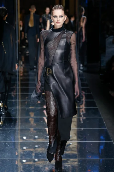Look 75